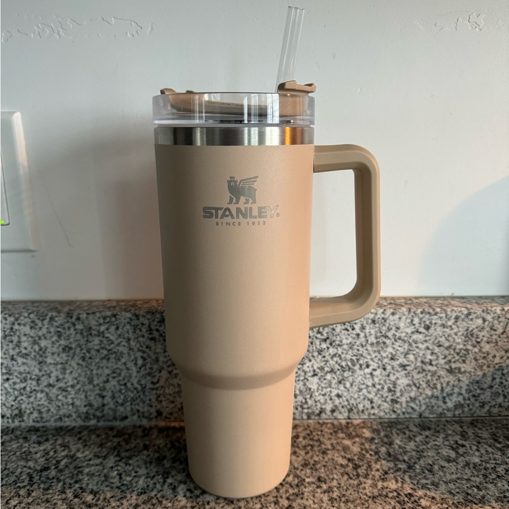 40 oz tan Stanley tumbler